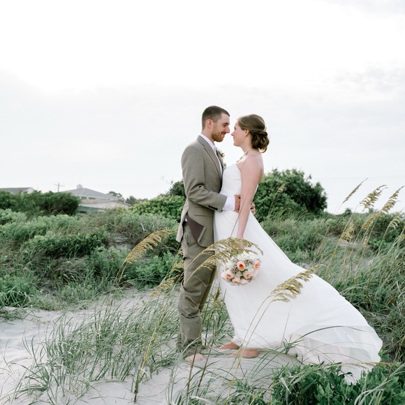 Galina | David’s Bridal Swiss Dot Sweetheart Strapless Wedding Gown Dress - Picture 4 of 9